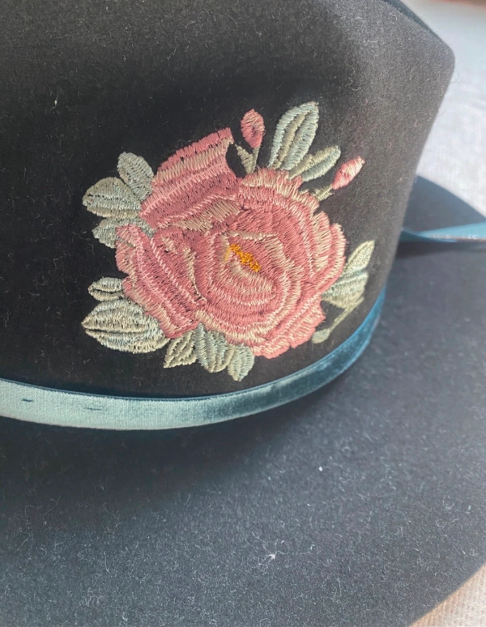 Chapeau Van Palma noir neuf broderie florale taille M 57 + sac original – photo 5
